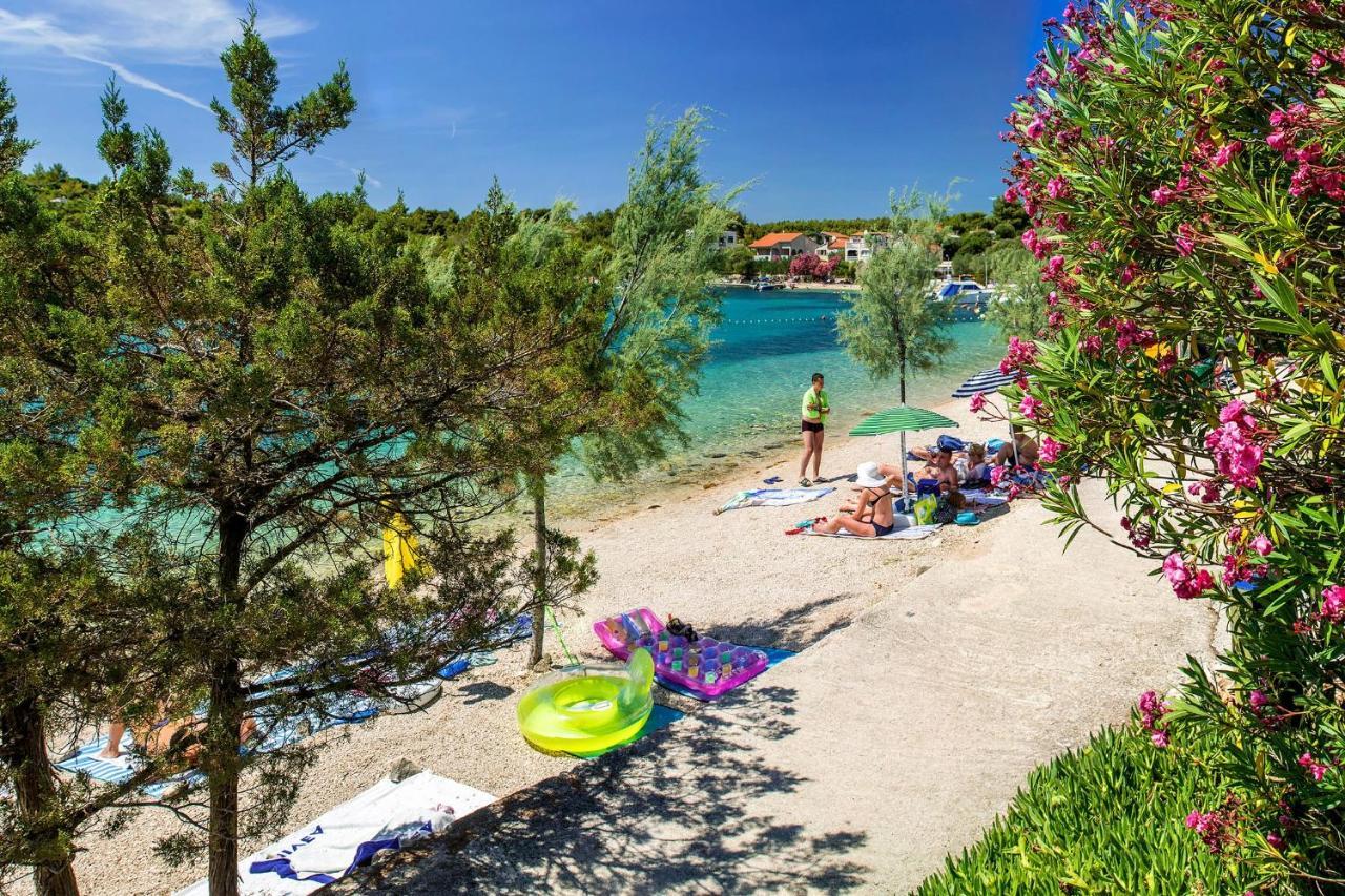 Apartments By The Sea Grebastica, Sibenik - 4881 Baselovici Εξωτερικό φωτογραφία