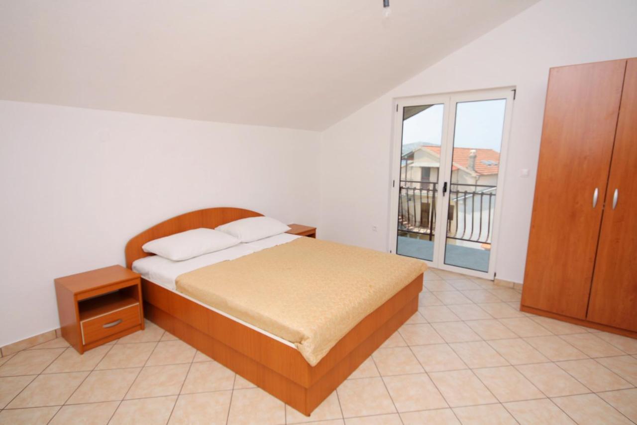 Apartments By The Sea Grebastica, Sibenik - 4881 Baselovici Εξωτερικό φωτογραφία